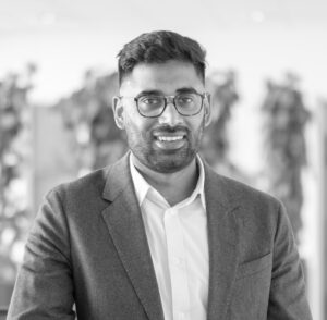 Picture of <a href="https://www.azets.com/da-dk/services/ejendomme" target="_blank">Rone Rejothan Raveendran, senior konsulent og teamleder hos Azets Ejendomsadministration</a>